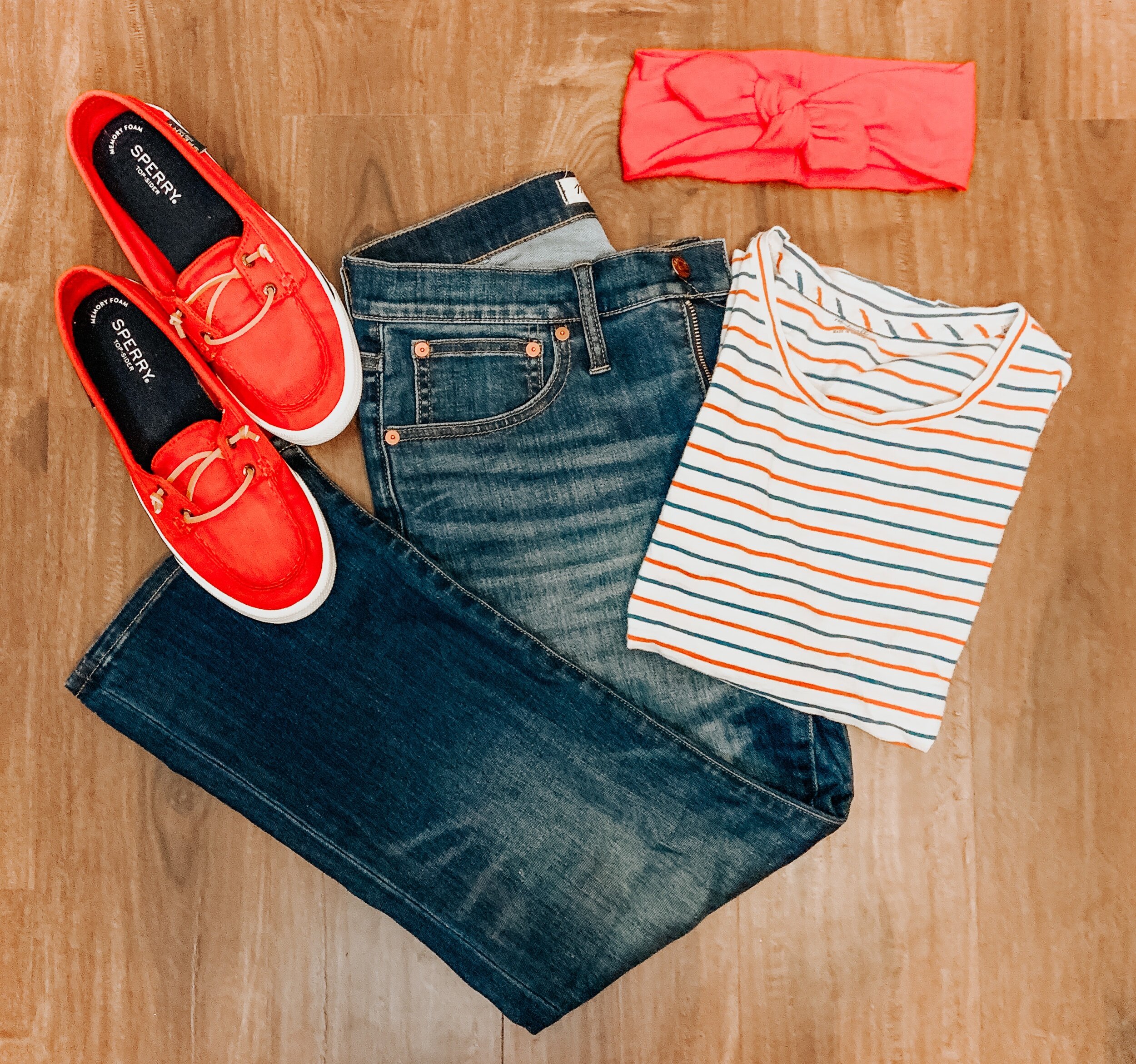 Amazon Headband//Sperry Top-Sider Shoes//Madewell jeansThis outfit screams BBQ and Fireworks!! If you’re worried about bug bites and chilly legs as the night sets in, you can’t go wrong with jeans! This pair from Madewell has become my favorite and …